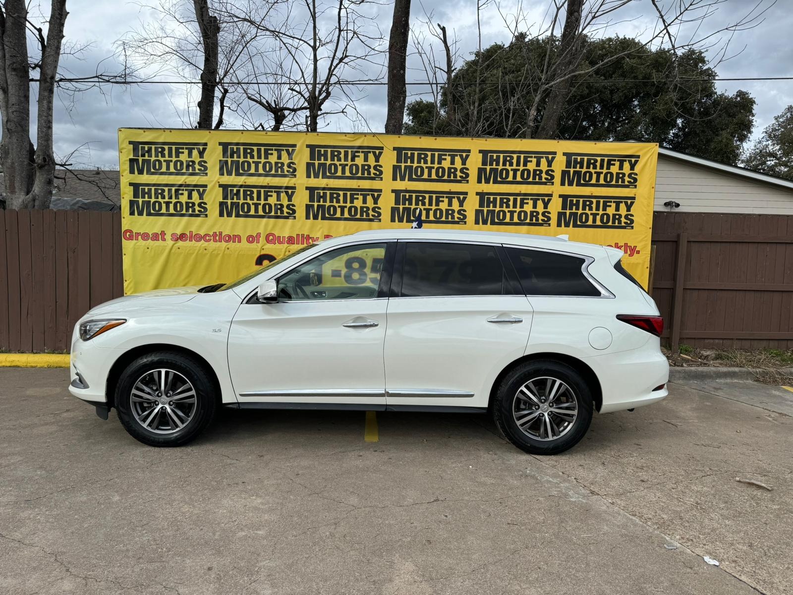 photo of 2016 Infiniti QX60 Base FWD